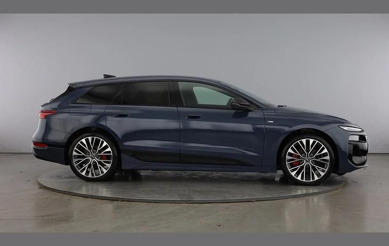 Used Audi e-tron Comfort 210 kW (286 HP) 2025 Blue SUV