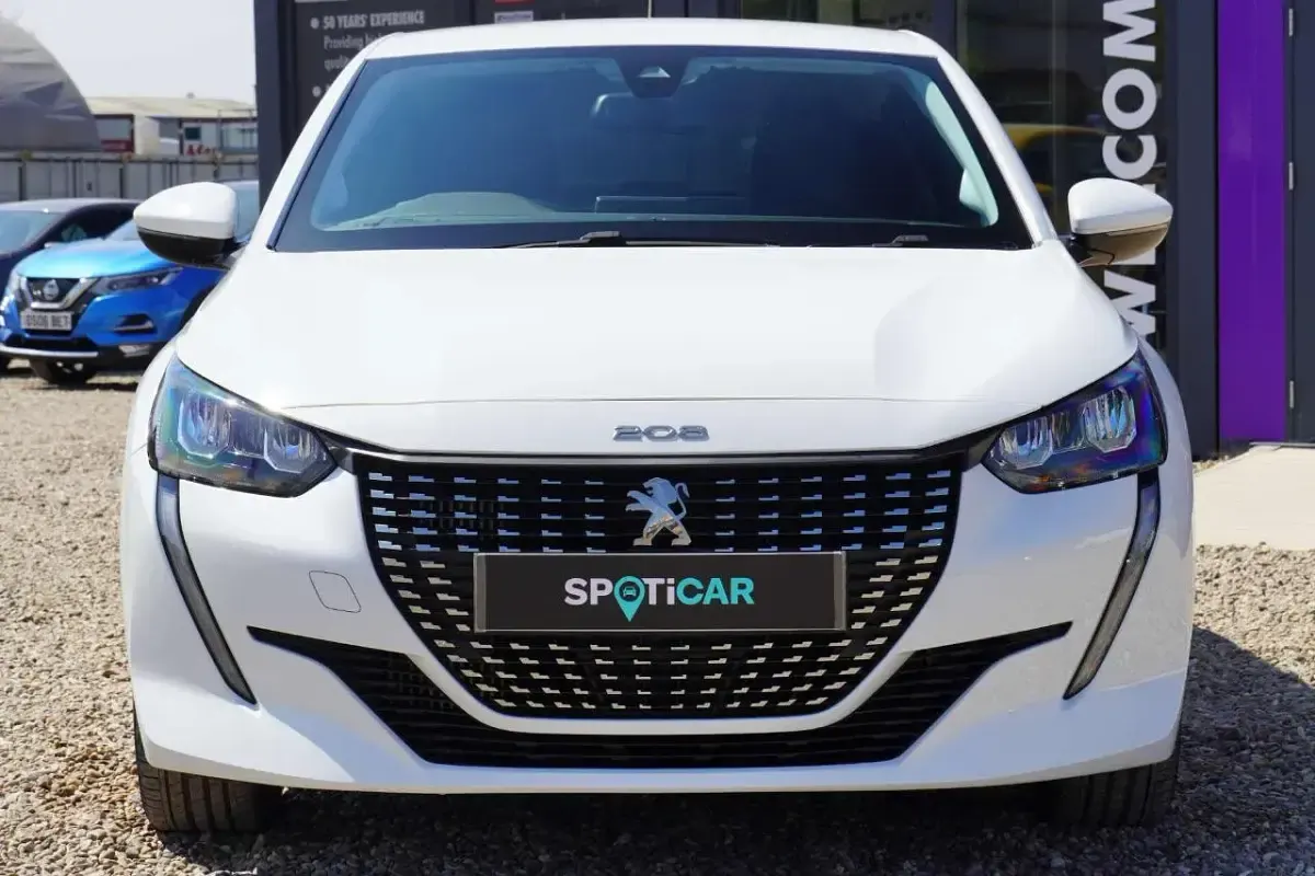 Used Peugeot 208 Allure Premium 99 HP (72 kW) 2020 White Hatchback