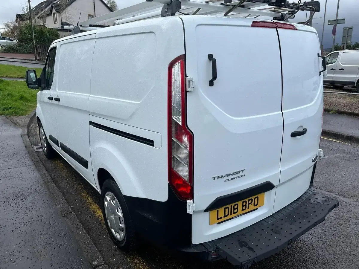 Used Ford Transit Custom 105 HP (77 kW) 2018 White Van