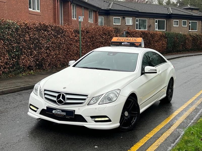 Begagnad Mercedes E250 2012 Vit Sportkupé