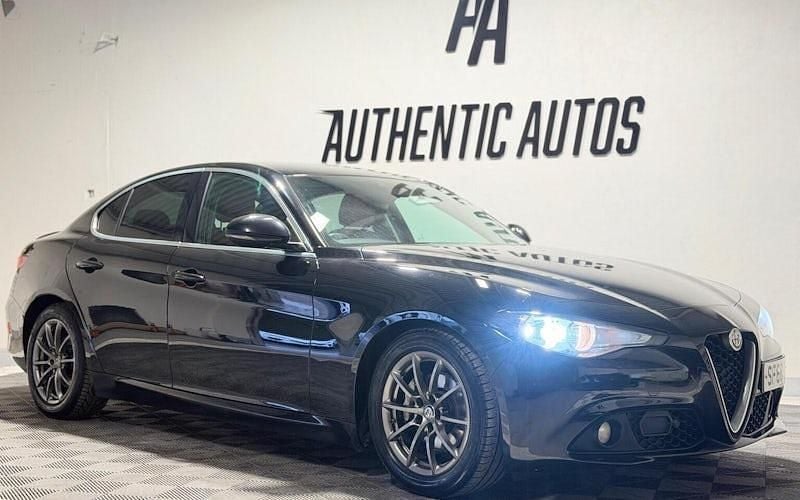 Used Alfa Romeo Giulia 150 HP (110 kW) 2017 Sedan