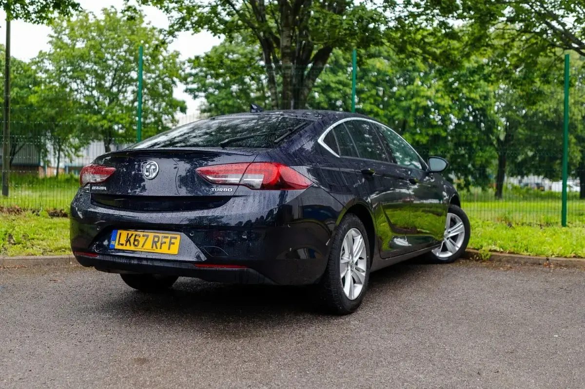 Used Vauxhall Insignia SRi 2017 Blue Hatchback