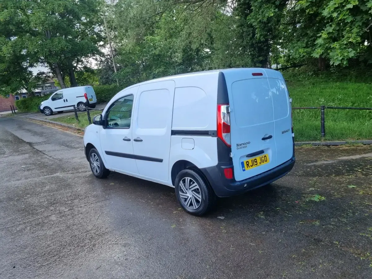 Usado Renault Kangoo Business 2019 Branco Monovolume