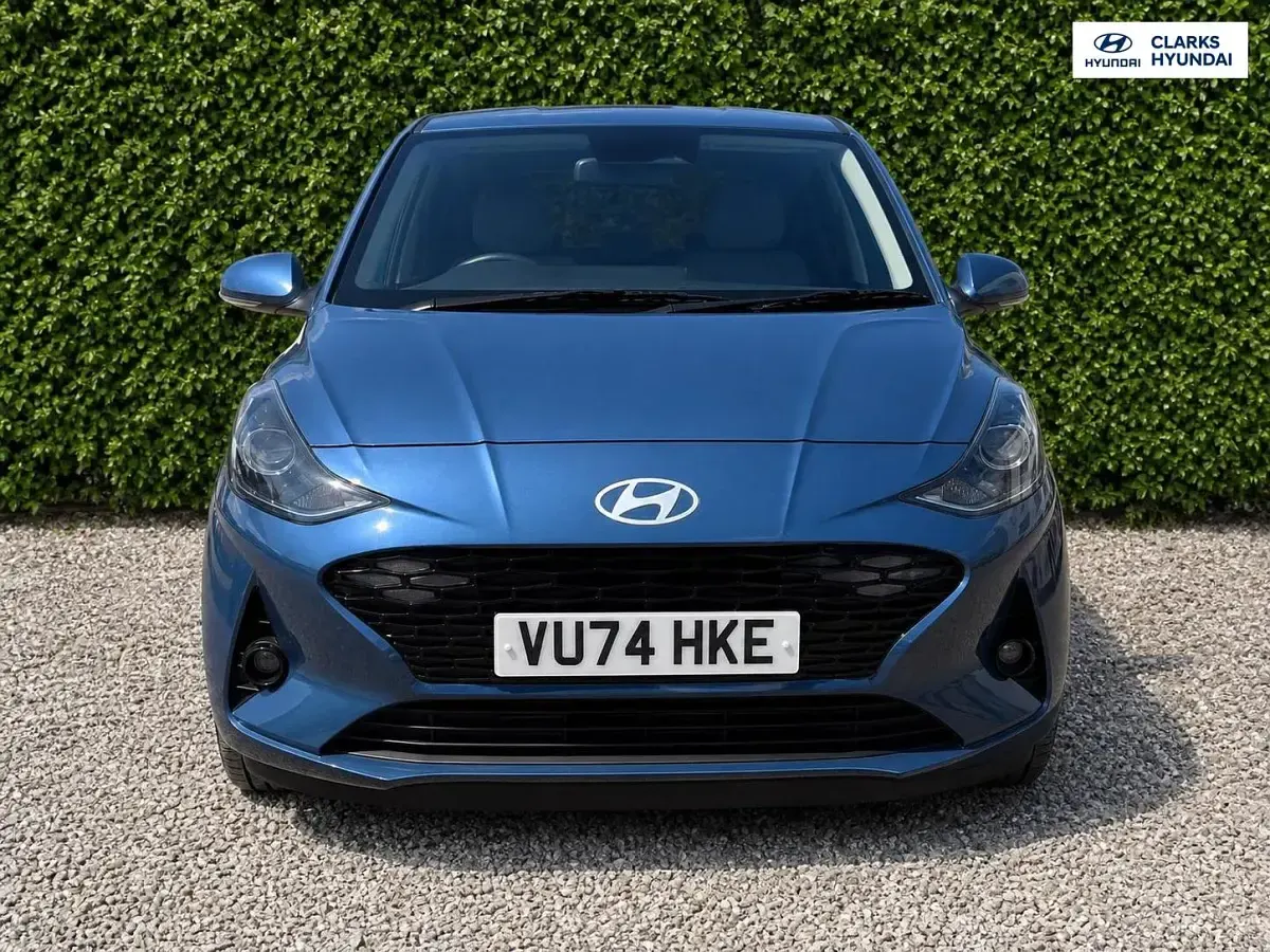 Used Hyundai i10 Premium 79 HP (58 kW) 2024 Blue Hatchback