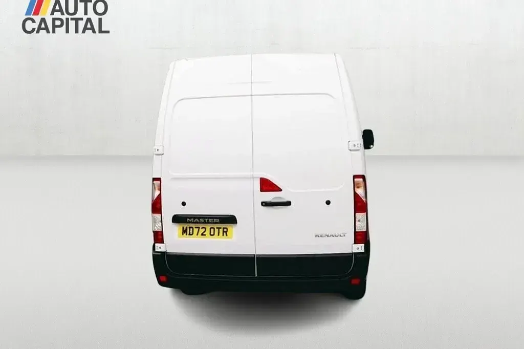 Used Renault Master Business 135 HP (99 kW) 2022 White MPV