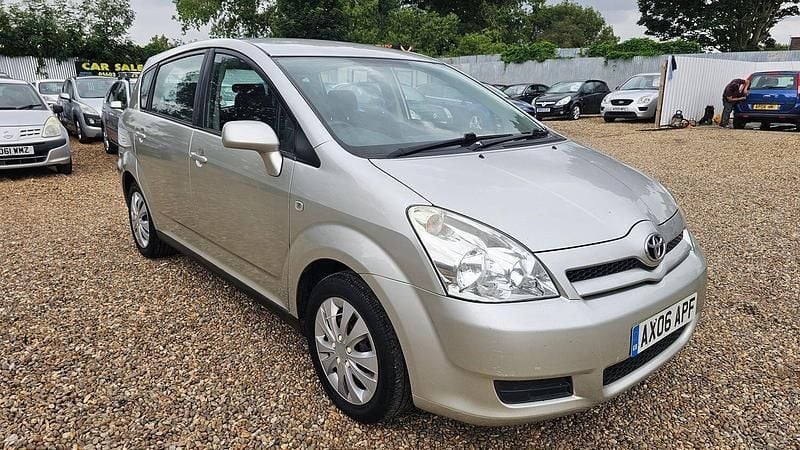 Silver Used 2006 Toyota Corolla Verso T2 MPV | £1,695 (Fair price) - Image 1/4