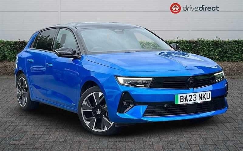 Used 2025 Vauxhall Astra Ultimate Hatchback | £17,790 (Super price) - Image 1/4