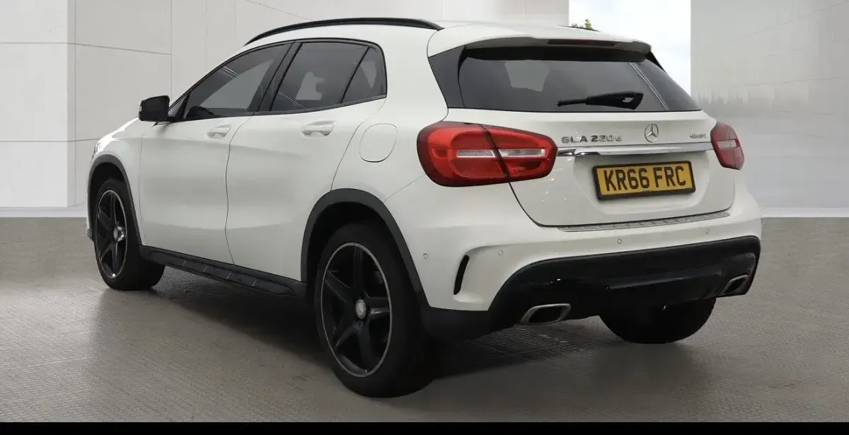 Begagnad Mercedes GLA220 AMG line 177 HK (130 kW) 2016 Vit SUV