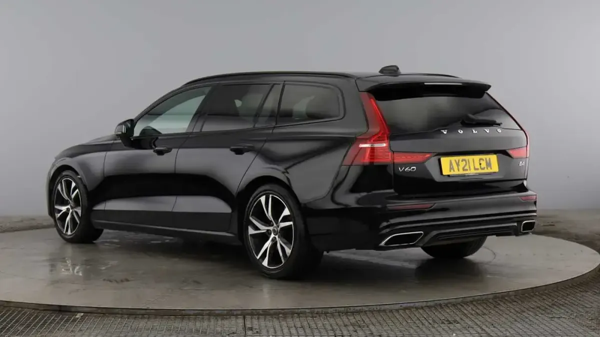 Used Volvo V60 R-Design 194 HP (142 kW) 2021 Estate