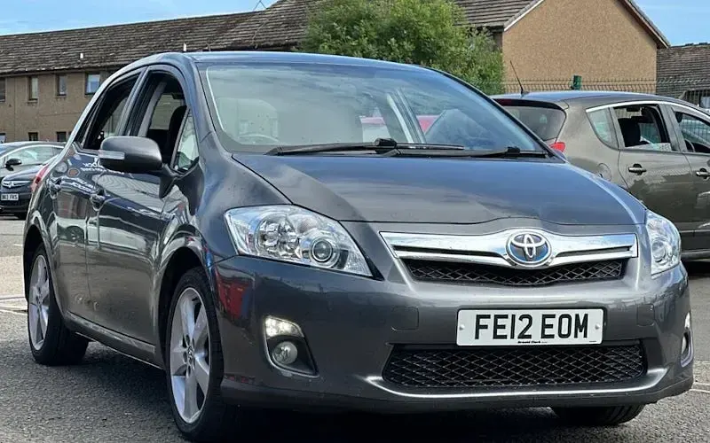 Used Toyota Auris Hybrid T4 136 HP (100 kW) 2012 Hatchback