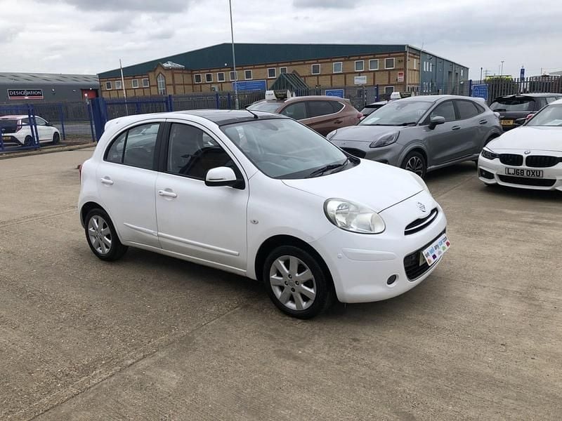 Begagnad Nissan Micra S 2011 Vit Halvkombi