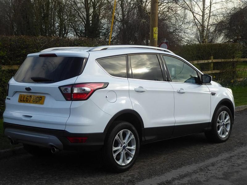 Used Ford Kuga Titanium 150 HP (110 kW) 2017 White SUV