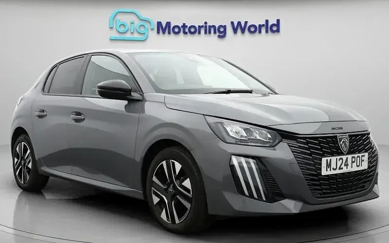 Second-hand Peugeot 208 Allure 101 CP (74 kW) 2024 Hatchback