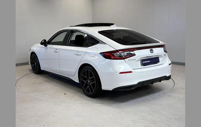 Used Honda Civic Advance 143 HP (105 kW) 2024 White Hatchback