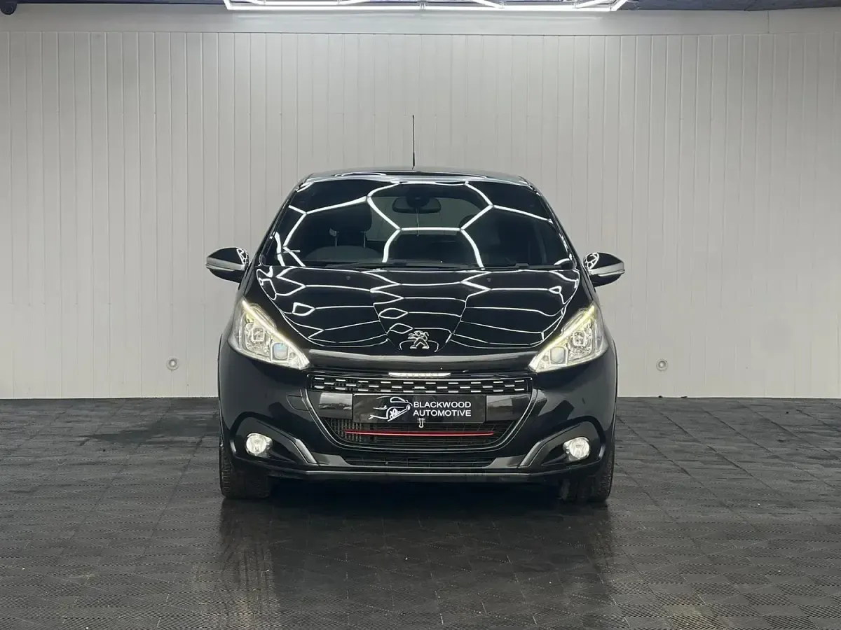 Used Peugeot 208 Prestige 208 HP (152 kW) 2017 Black Hatchback