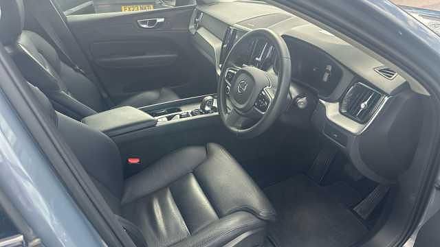 Used Volvo XC60 Plus 194 HP (142 kW) 2023 SUV