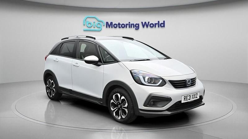 Used Honda Jazz Hybrid 107 HP (78 kW) 2021 White Hatchback