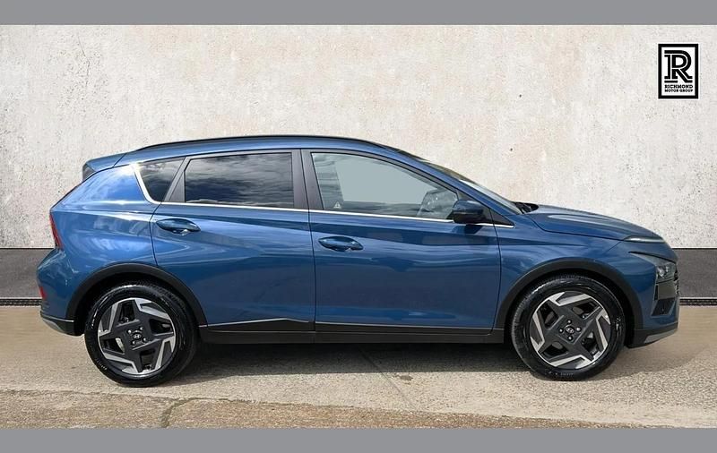 Używany Hyundai Bayon Premium 99 KM (72 kW) 2025 Niebieski SUV
