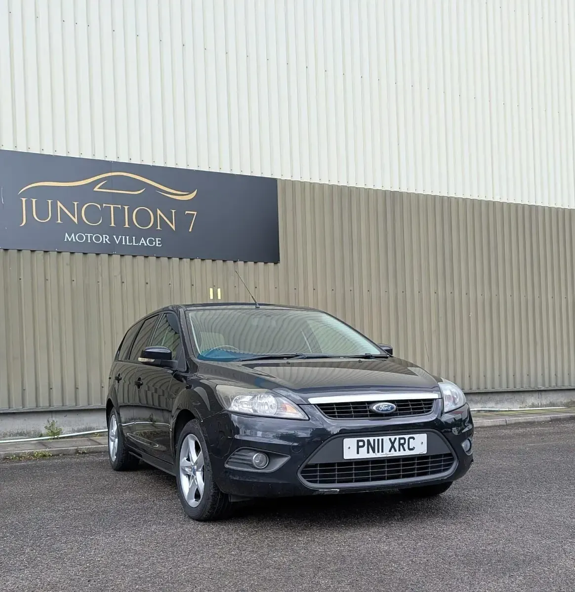 Used Ford Focus Zetec 98 HP (72 kW) 2011 Black Estate