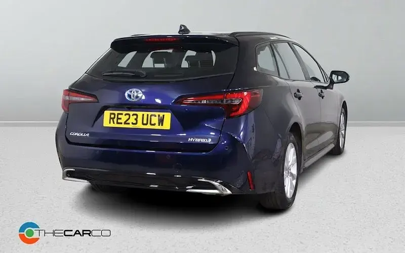 Used Toyota Corolla 140 HP (102 kW) 2023 Blue Estate