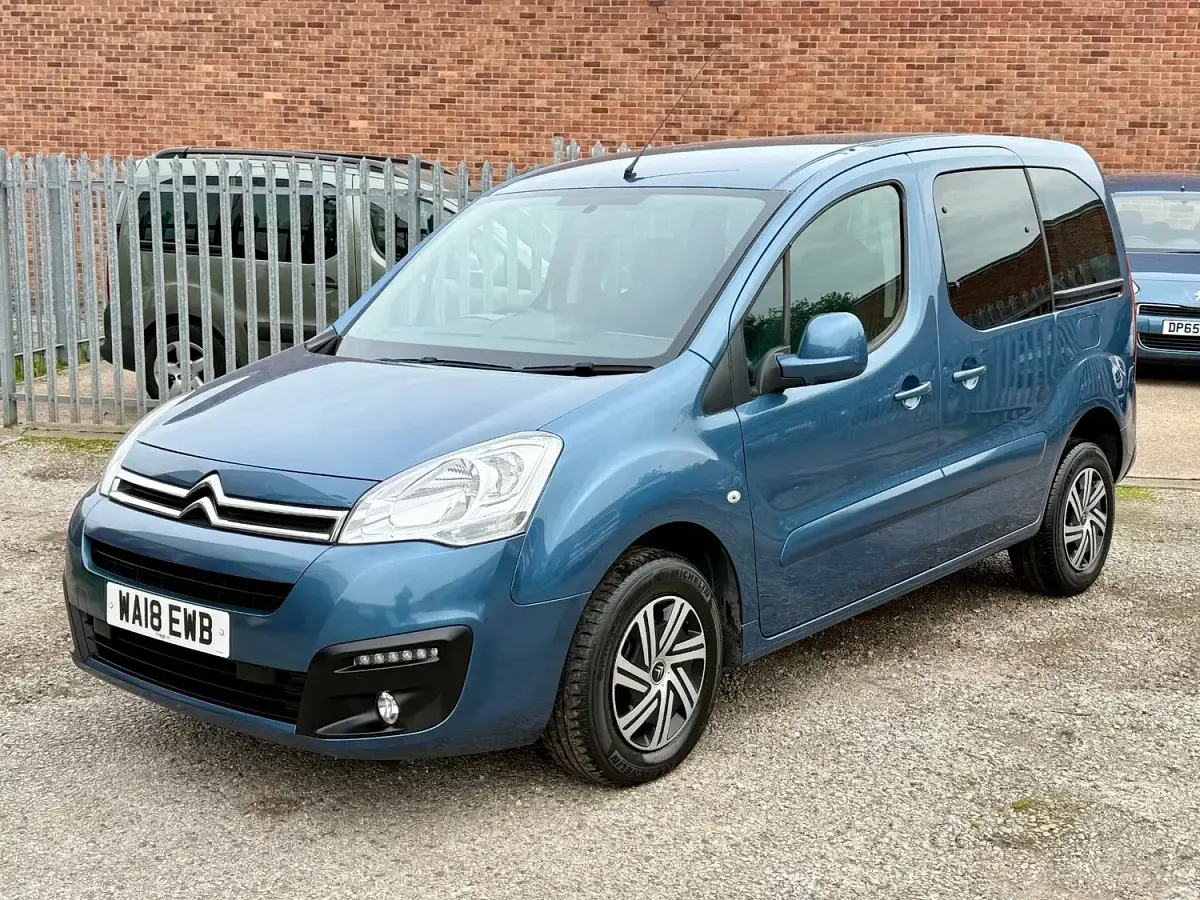 Used Citroën e-Berlingo Feel 100 HP (73 kW) 2018 Blue MPV