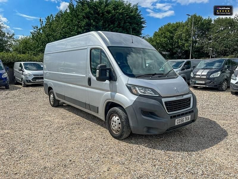 Used Peugeot Boxer 130 HP (95 kW) 2016 Silver Van