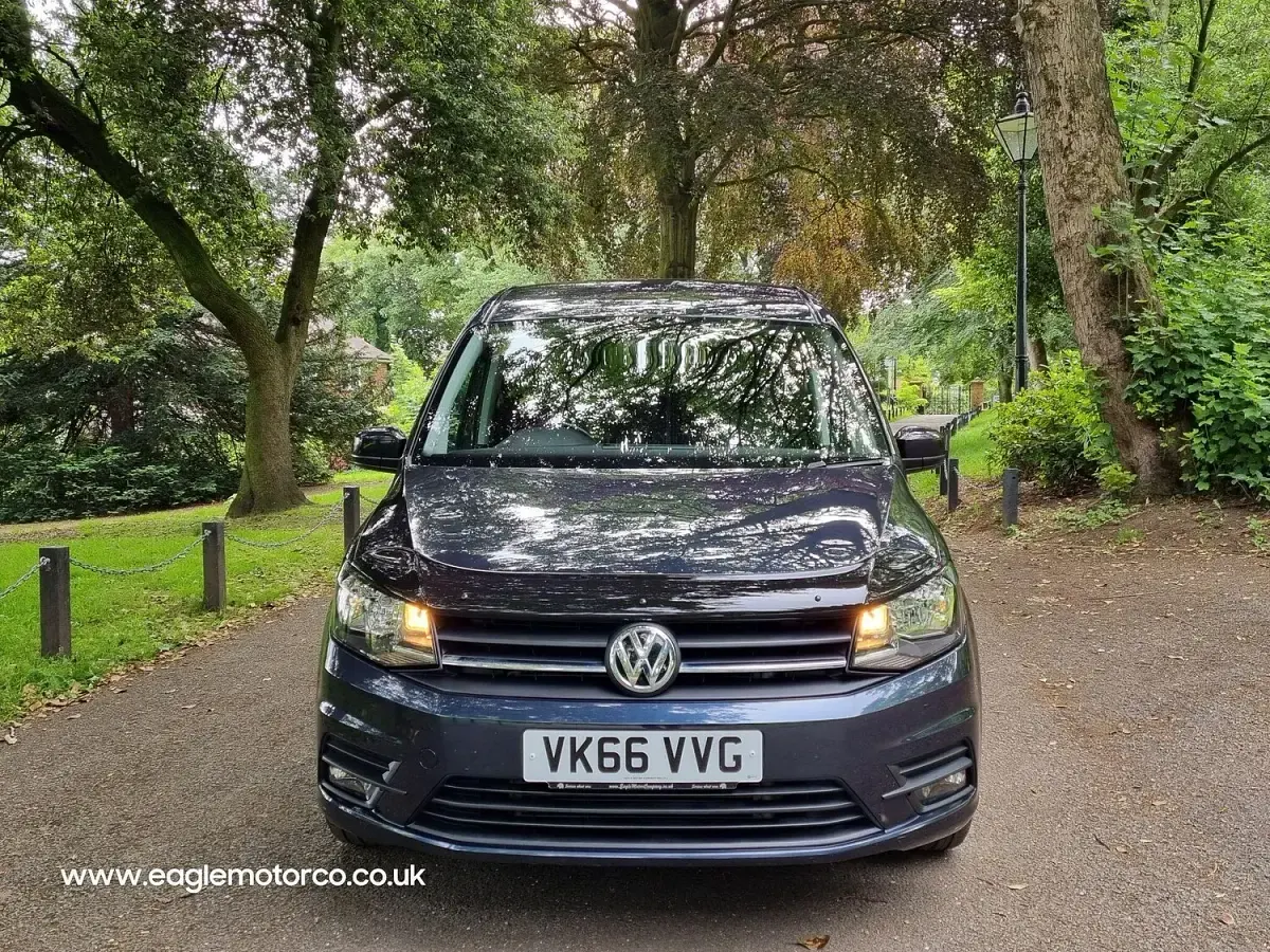 Used VW Caddy Highline 102 HP (75 kW) 2016 Blue MPV