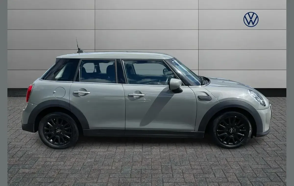 Used Mini Cooper Classic 134 HP (98 kW) 2021 Grey Hatchback