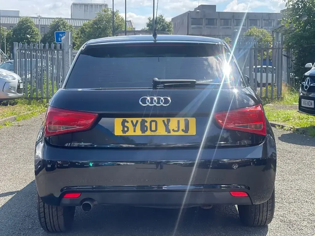 Used Audi A1 Design 85 HP (62 kW) 2011 Black Hatchback