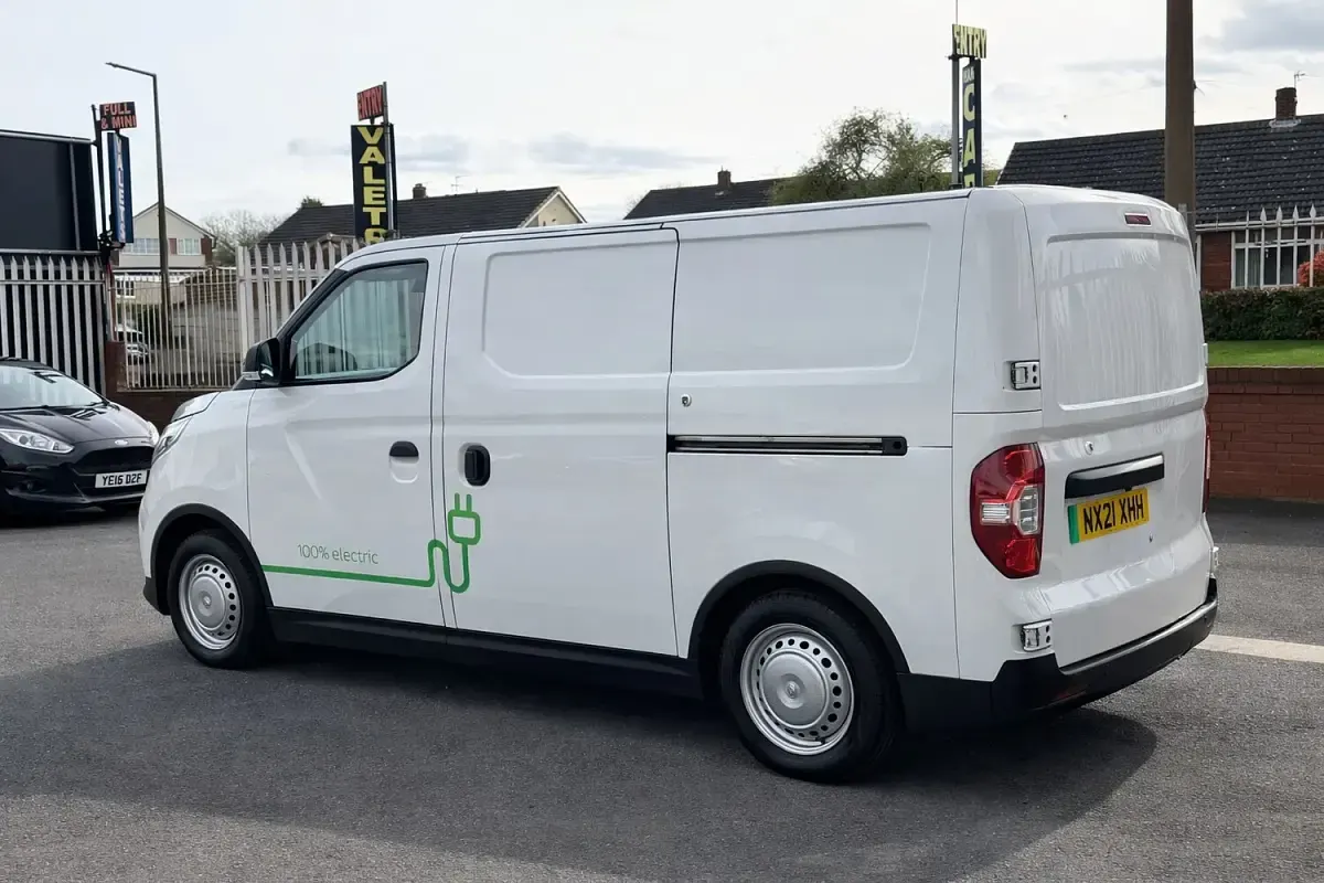 Used Maxus eDeliver 3 89 kW (122 HP) 2021 White Van