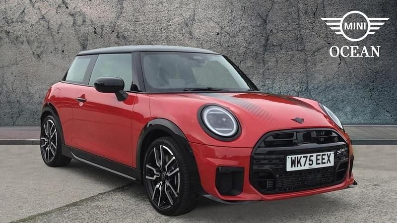 Used Mini Cooper Hatch 113 kW (154 HP) 2025 Red Hatchback