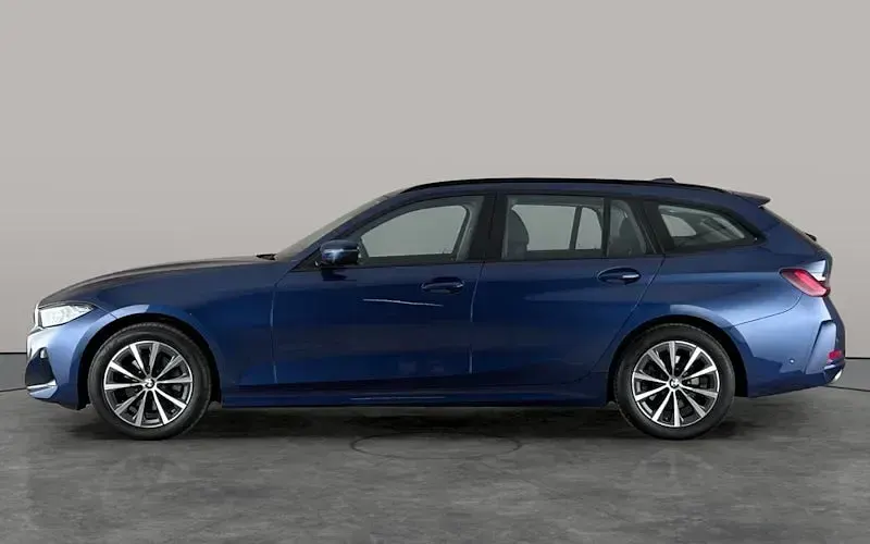 Used BMW 320 Sport Line 190 HP (139 kW) 2024 Blue Estate
