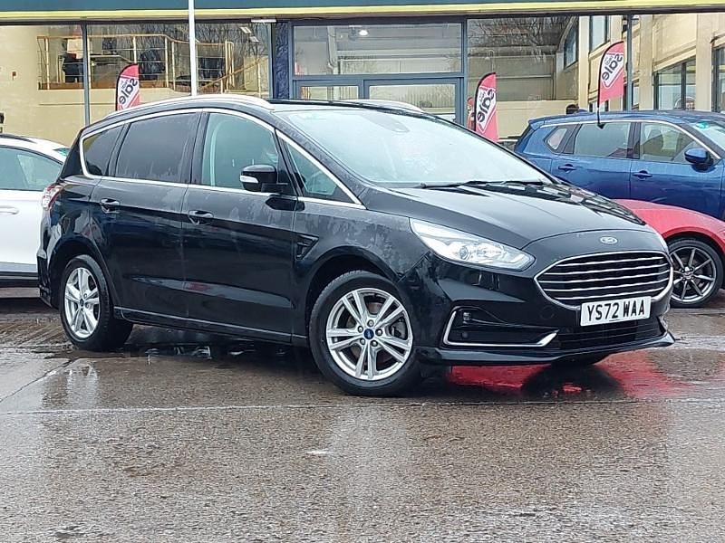 Used Ford S-MAX Titanium 190 HP (139 kW) 2023 Black MPV