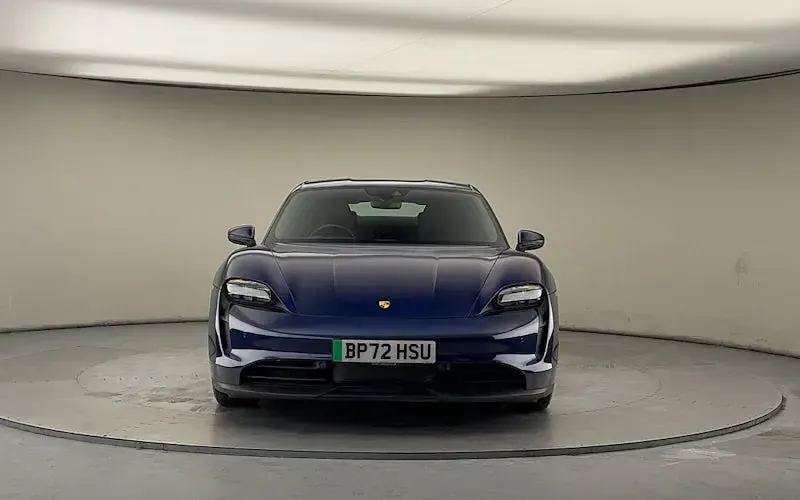 Usado Porsche Taycan Performance Package 350 kW (476 CV) 2023 Azul Berlina