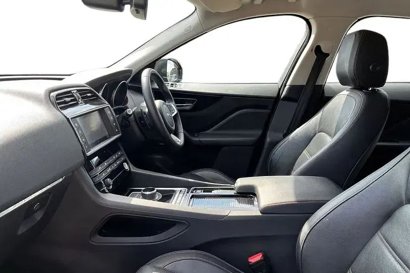 Used Jaguar F-Pace Prestige 178 HP (130 kW) 2017 Black SUV