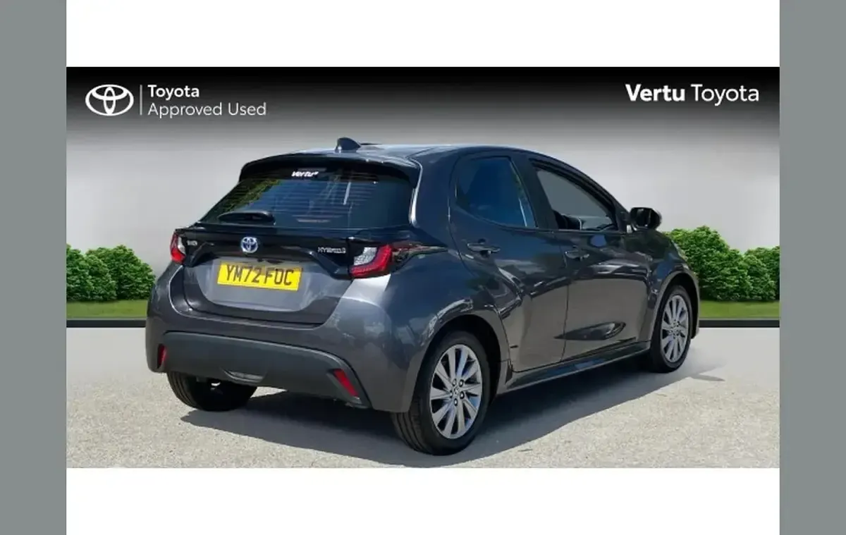 Used Toyota Yaris 113 HP (83 kW) 2022 Grey Hatchback