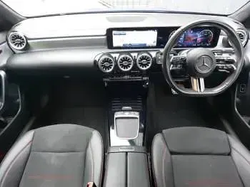 Used Mercedes CLA200 Executive 163 HP (119 kW) 2025 Blue Sedan