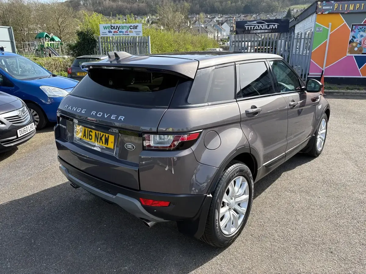 Used Land Rover Range Rover evoque SE 180 HP (132 kW) 2016 Grey Estate