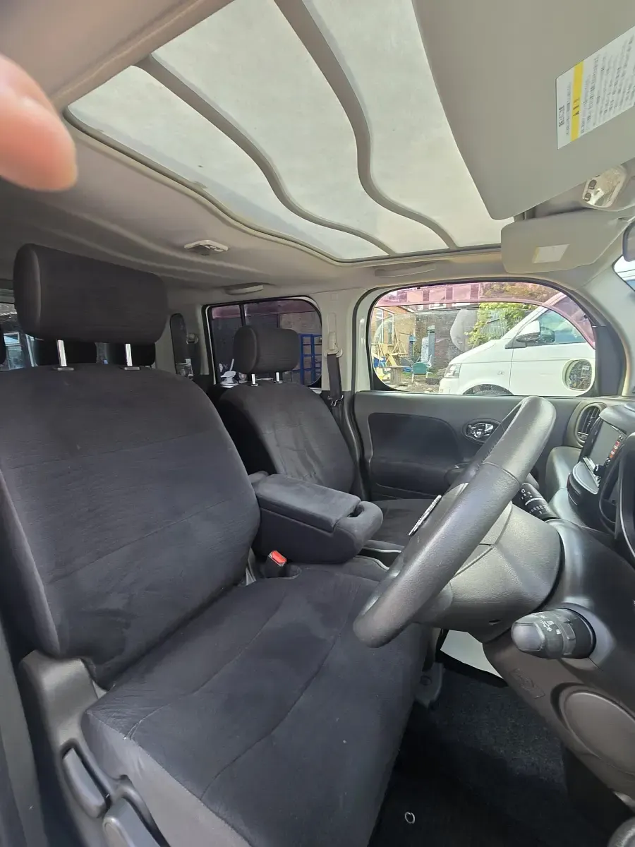 Used Nissan Cube 2011 White Hatchback
