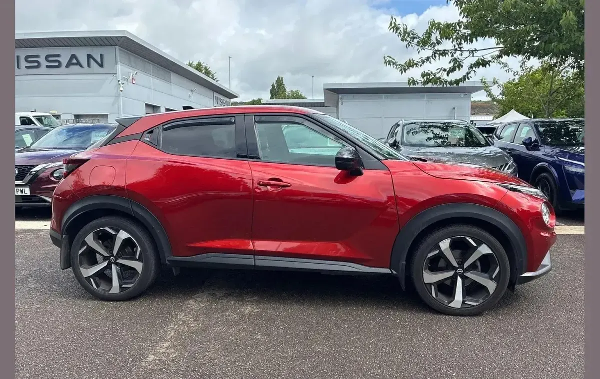 Used Nissan Juke Tekna 112 HP (82 kW) 2024 Red SUV