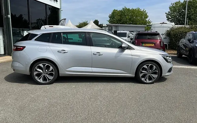 Used Renault Mégane GrandTour Signature 131 HP (96 kW) 2018 Estate