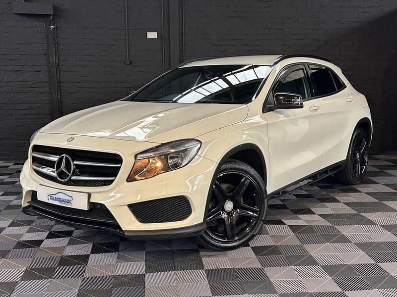 Used Mercedes GLA220 AMG line 170 HP (125 kW) 2015 White SUV