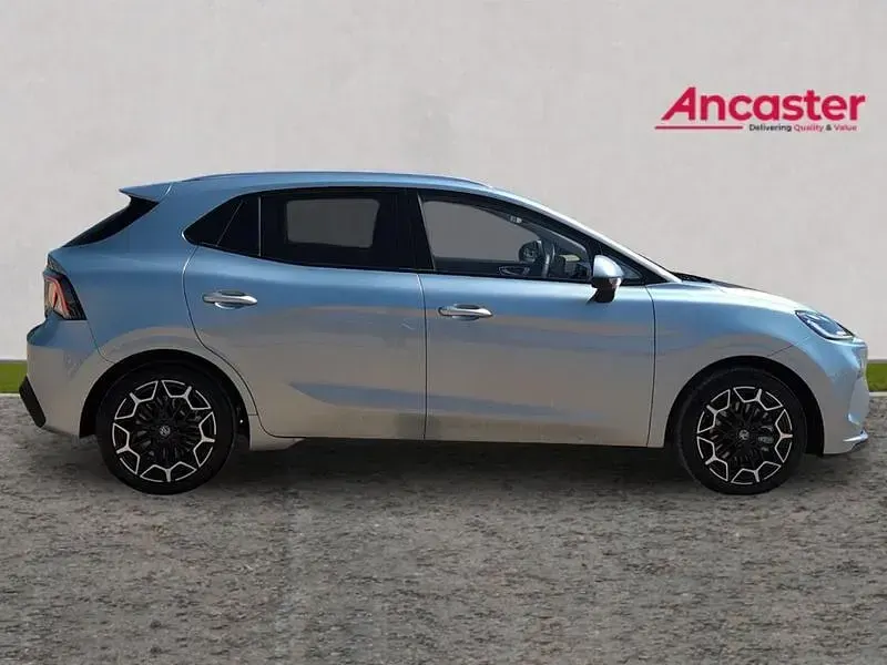 New MG MG4 EV 319 kW (435 HP) 2026 Green Hatchback