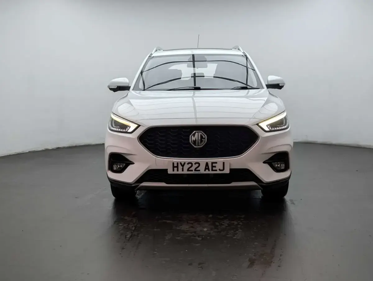 Używany MG ZS Exclusive 111 KM (81 kW) 2022 Biały SUV