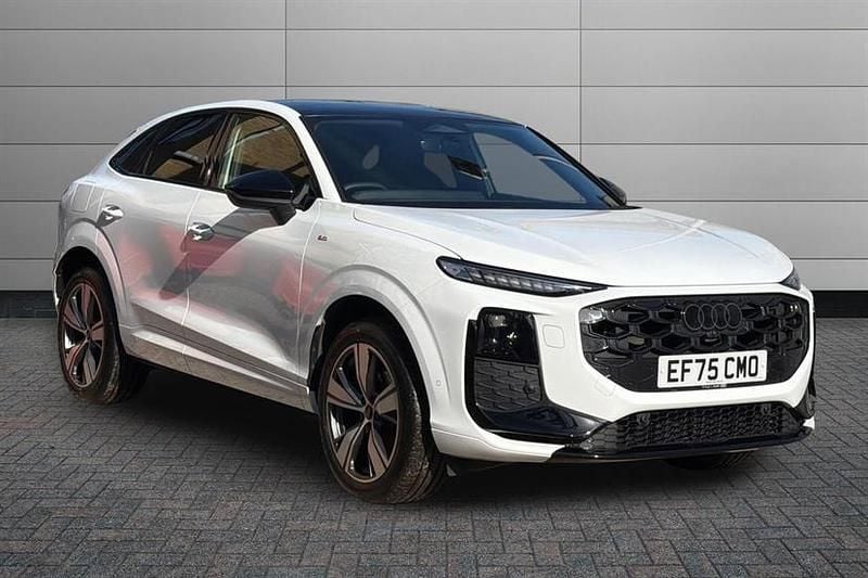 New Audi Q3 Design 150 HP (110 kW) 2025 Glacier white SUV