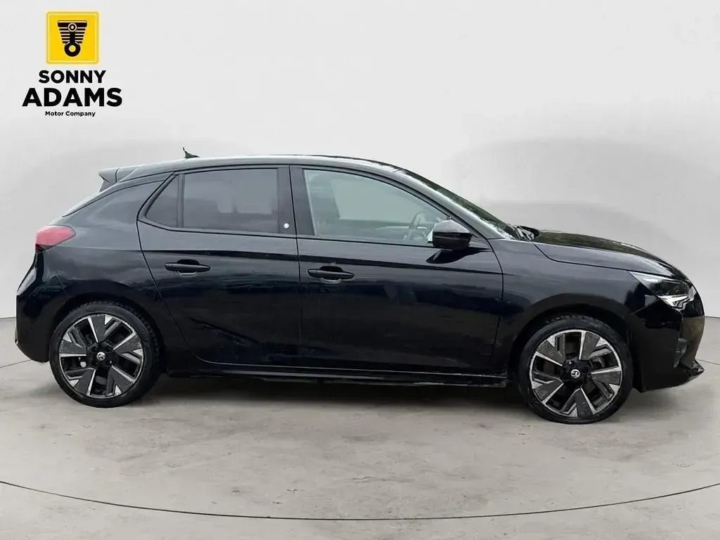 Second-hand Vauxhall Corsa-e SRi 100 kW (136 CP) 2021 Negru Hatchback