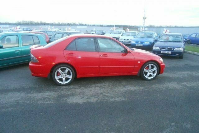 Used Lexus IS200 153 HP (112 kW) 2001 Sedan