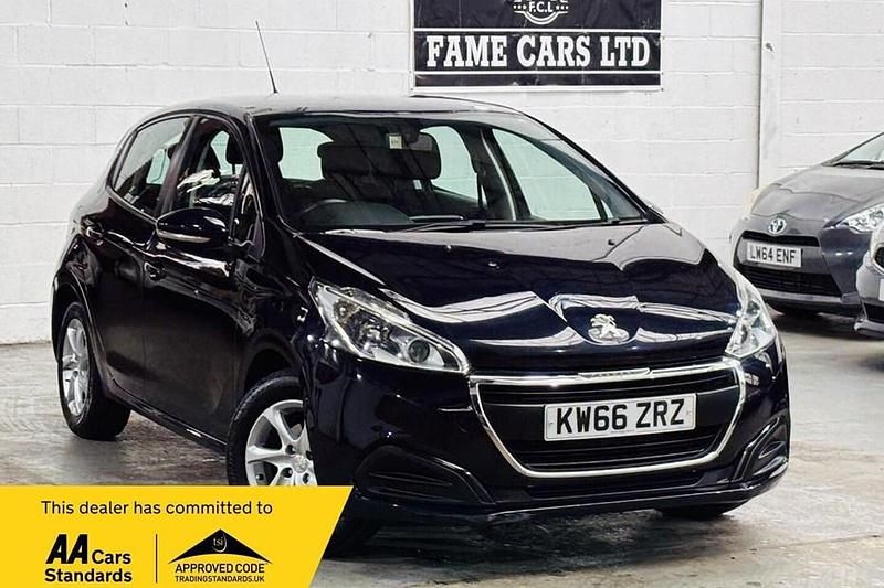 Used Peugeot 208 Active 82 HP (60 kW) 2017 Blue Hatchback