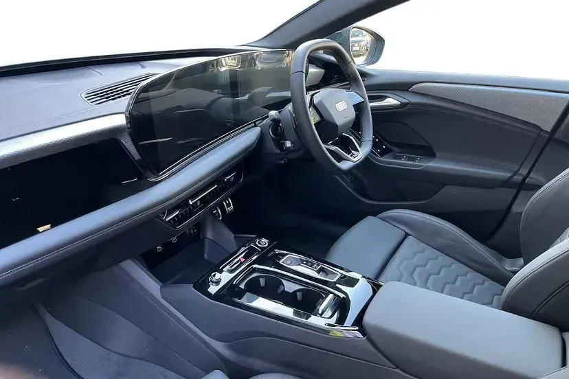 New Audi A6 e-tron S-Line 266 kW (362 HP) 2025 Mythos black Hatchback
