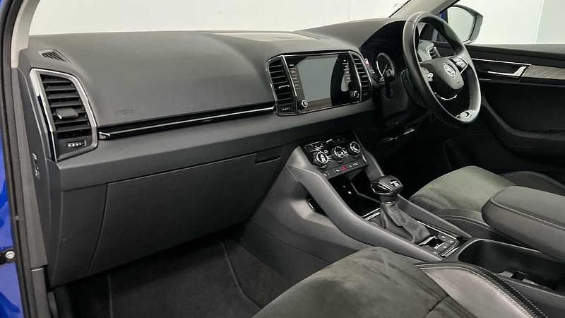 Used Skoda Karoq SE L 148 HP (108 kW) 2022 Blue SUV